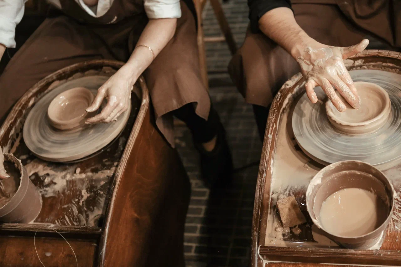 Занятие за гончарным кругом 13+ фото 4